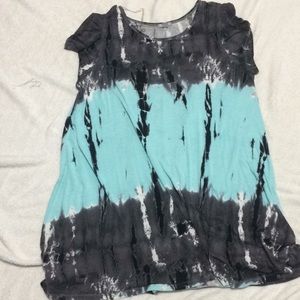 Women’s xl shirt or you can use as a dress